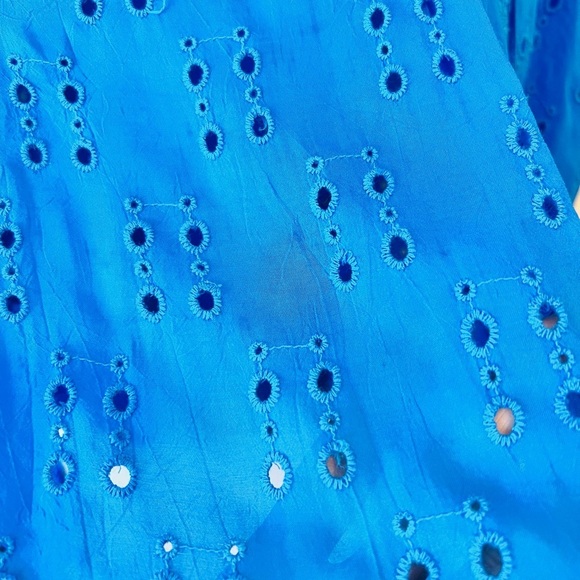 JOHNNY WAS KEYHOLE PONCHO TOP - Eyelet Blue - Picture 5 of 9